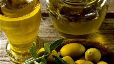 مع ابتدء موسم زيت الزيتون تعرف على اهم فوائد الزيت للجسم