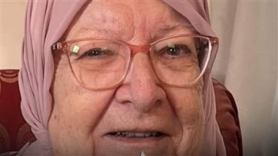 هذه العجوز المبتسمة كانت أشهر فنانات السينما المصرية رغم قلة أعمالها.. هويتها ستدهشكم !!