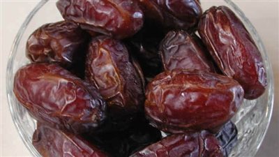 التمر: فاكهة غنية بالفوائد الصحية والجمالية