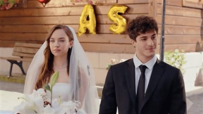 قصة مسلسل من يقع بنفسه لا يبكي