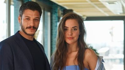 قصة مسلسل اسقف زجاجية