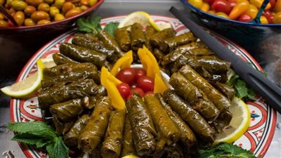 ورق العنب باللحمة المفرومة طبق لذيذ وشهي