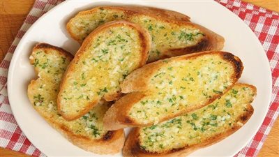 طريقة خبز الثوم
