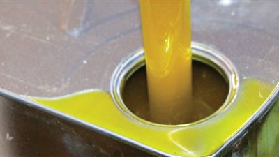 أسعار المواد الغذائية تصعّب الحياة على المواطنين … تنكة زيت الزيتون يتجاوز 1.5 مليون ليرة