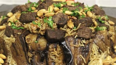 مقلوبة اللحمة طبق شهي ومميز