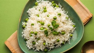  أرز وبازيلاء طبق جانبي مثالي