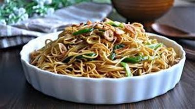 النودلز بالصويا صوص طبق آسيوي لذيذ وسهل التحضير