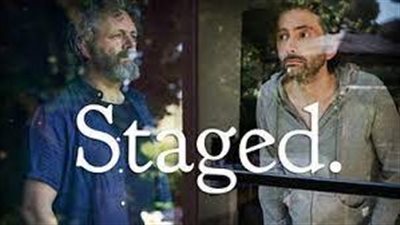 قصة مسلسل Staged
