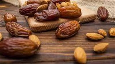 كم يحتوي التمر على بروتين