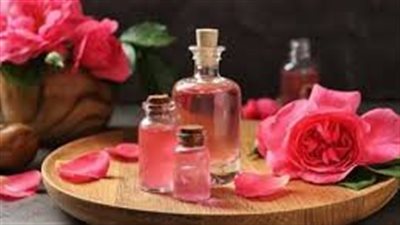 ما هي مكونات ماء الورد