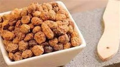 فوائد حب العزيز مع العسل