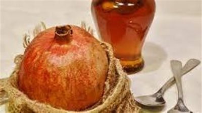 ماذا يفيد قشر الرمان مع العسل
