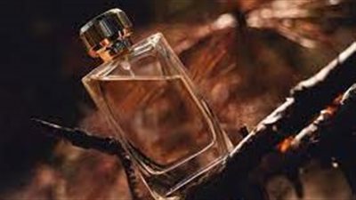 الكنز الذهبي: رحلة في عالم فوائد عطر العنبر