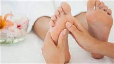 تدليك القدمين: فوائده وكيفية القيام به