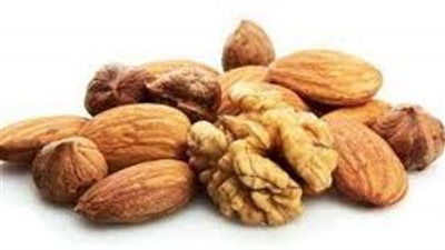 نصائح لتناول الجوز واللوز