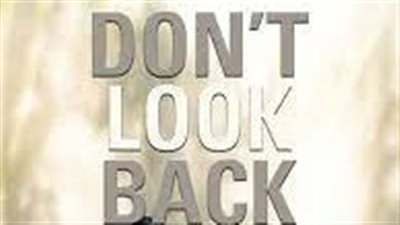 قصة فيلم Don't Look Back