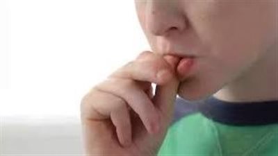 الحالة النفسية في قضم الأظافر