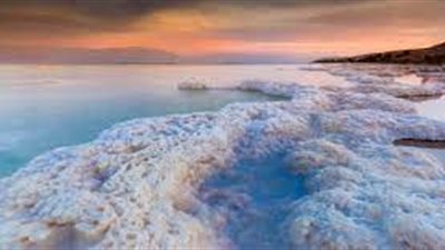 لماذا مياه بحر المېت مالحه 