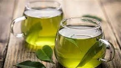 الشاي الأخضر رفيق رموشكِ الطويلة والكثيفة!