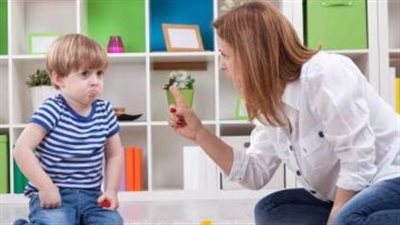 أخطاء تجنبيها عند تعديل سلوك طفلك