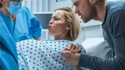 مميزات وعيوب الولادة الطبيعية والقيصرية