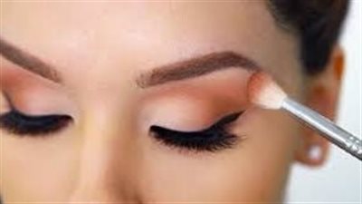 طرق وضع المكياج خطوة بخطوة: رحلة إلى عالم الجمال