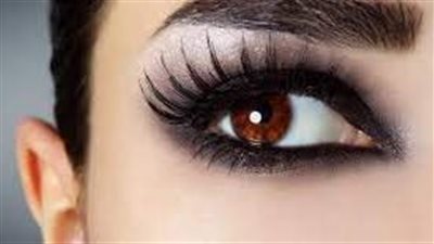كيف أجعل رموشي سوداء: رحلة نحو رموش كثيفة وجذابة
