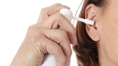 طرق للتخلص من شمع الأذن