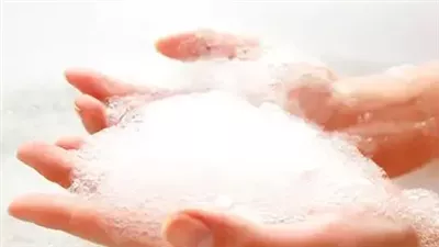 أخطاء شائعة نفعلها أثناء الاستحمام