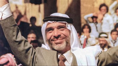 من هو الملك الباني ؟