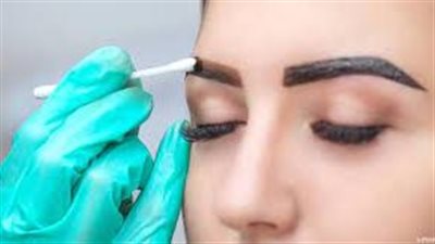 أسرار الحواجب المثالية: خطوات سهلة لصبغة الحواجب في المنزل
