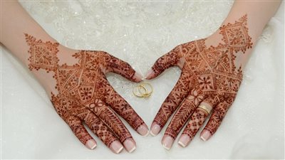 ازالة الحناء من اليد