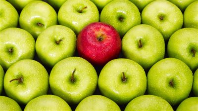ما هو عدد السعرات الحرارية الموجود في التفاحة ؟