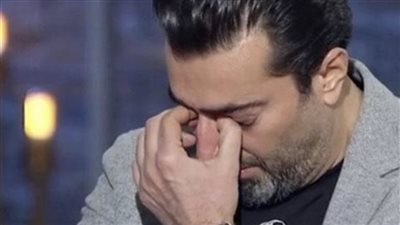  الفنان باسم ياخور يبكي على الهواء ويخرج عن صمته