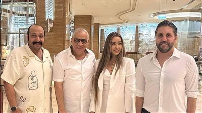 ملاحظة غريبة في صورة هشام ماجد وهنا الزاهد