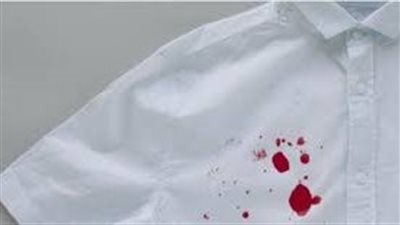 افضل طريقه لإزالة بقع من الملابس البيضاء