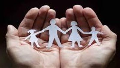 تعبير عن رعاية الآباء للأبناء عند توفير الاحتياجات الضرورية