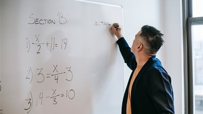 ما هي طريقة حل معادلة من الدرجة الأولى