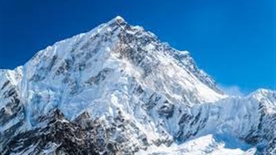 أكبر قمة جبلية في العالم