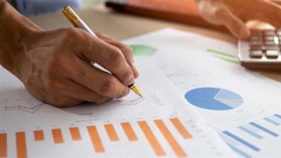 ما هو الفرق بين الإحصاء الوصفي والإحصاء الاستدلالي