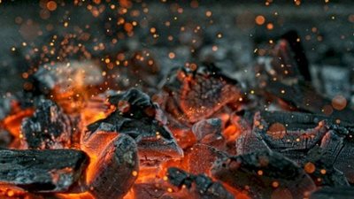 كل ما تريد معرفته حول سلبيات وإيجابيات الطاقة غير المتجددة