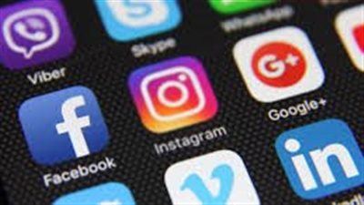 لماذا نلاحظ أن الناس مختلفون في الحقيقة تماماً عن وضعهم على السوشيال ميديا ؟