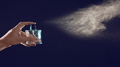 تفسير حلم رش العطر للعزباء في المنام
