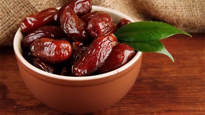 تفسير رؤية التمر في المنام للمتزوجة