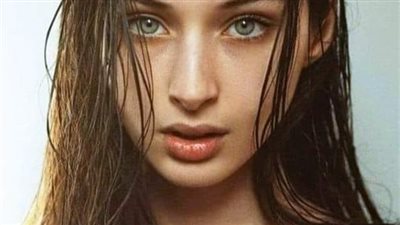 علياء وعندها 47 سنه متجوزه من 27 سنه مخلفه بنتين