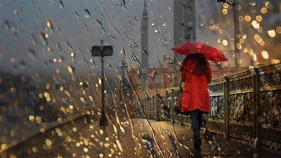 تعرفي على تفسير المشي تحت المطر في المنام للمتزوجة