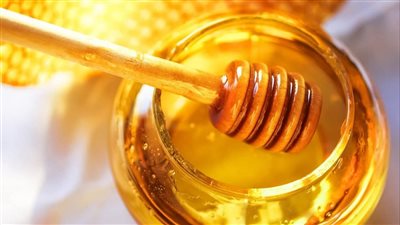 ما هو تفسير رؤية أكل العسل في المنام ؟