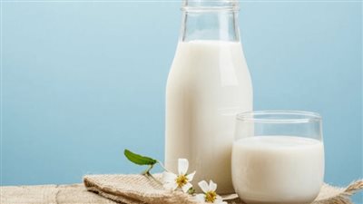 تفسير أكل اللبن في المنام لأبن سيرين