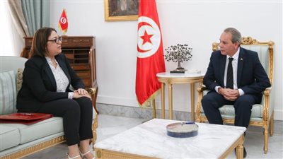  أول امرأة تقود حكومة: قصة نجاح عالمية