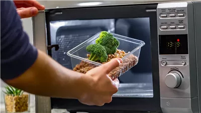 كل ما تريد معرفتة عن أضرار الميكرويف